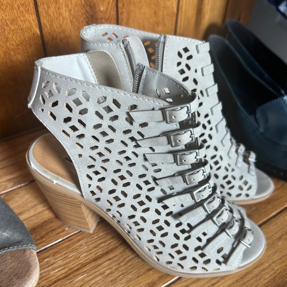 Soda Gray Heels with Perforated Design